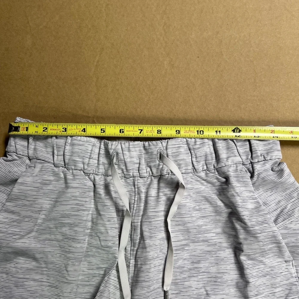 Lululemon On The Fly Shorts 2.5" 6 Striped Athletic Workout Athleisure Gym - Picture 5 of 7
